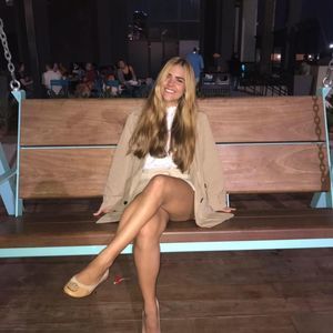 Meet your Posher, Valentina